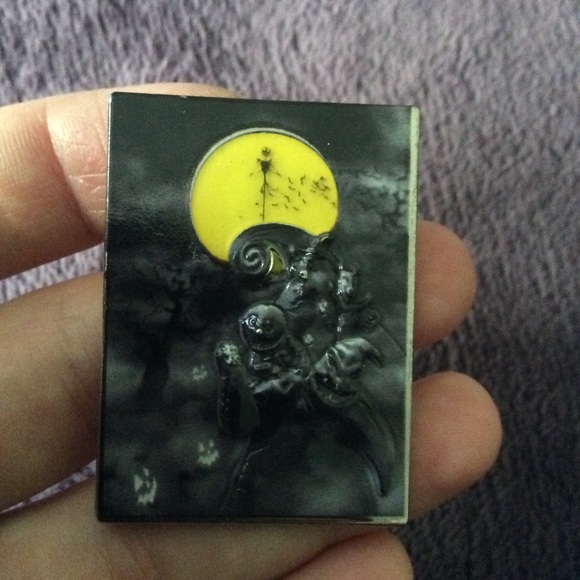 Nightmare Before Christmas sculpted pin - Picture 2 of 8